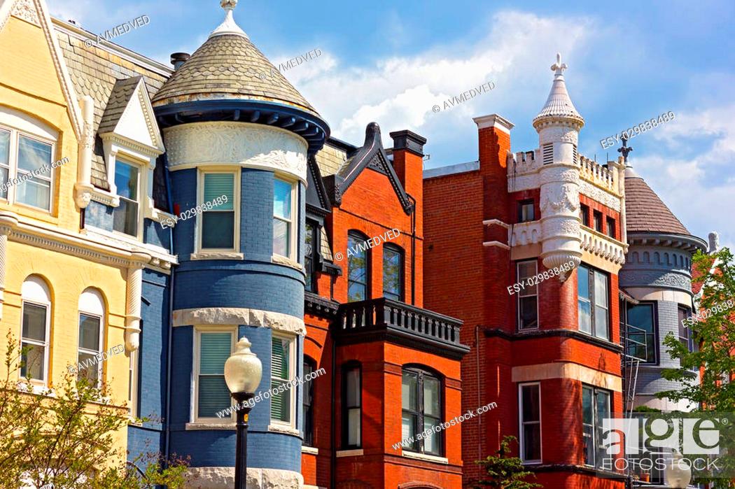 Imagen: Colorful townhouses near DuPont Circle in Washington DC.