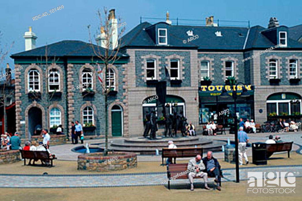 Het lid zanger Tourist office at Liberation Square St. Helier Jersey Channel Islands Great  Britain, Stock Photo, Picture And Rights Managed Image. Pic. RDC-AD_101469  | agefotostock
