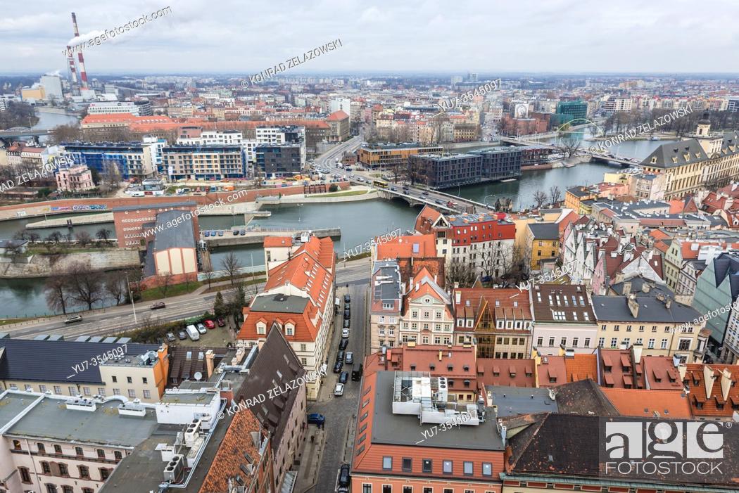 Imagen: Aerial view from Garrison Church in Old Town of Wroclaw, Poland - view with Oder river bank.
