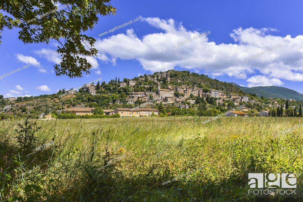 Imagen: Montbrun-les-Bains, Provence, France, Drôme department, region Auvergne-Rhône-Alpes, member of Les Plus Beaux Villages de France.