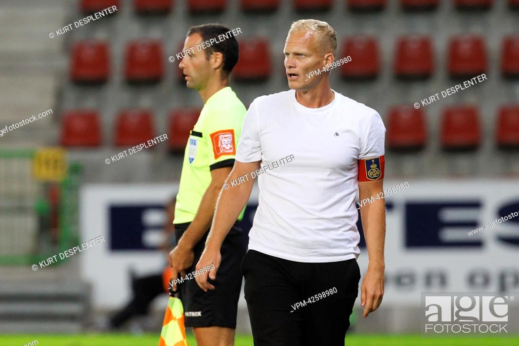 Stock Photo: Union's head coach Karel Geraerts pictured during a soccer match between SV Zulte Waregem and Royale Union Saint-Gilloise RUSG.