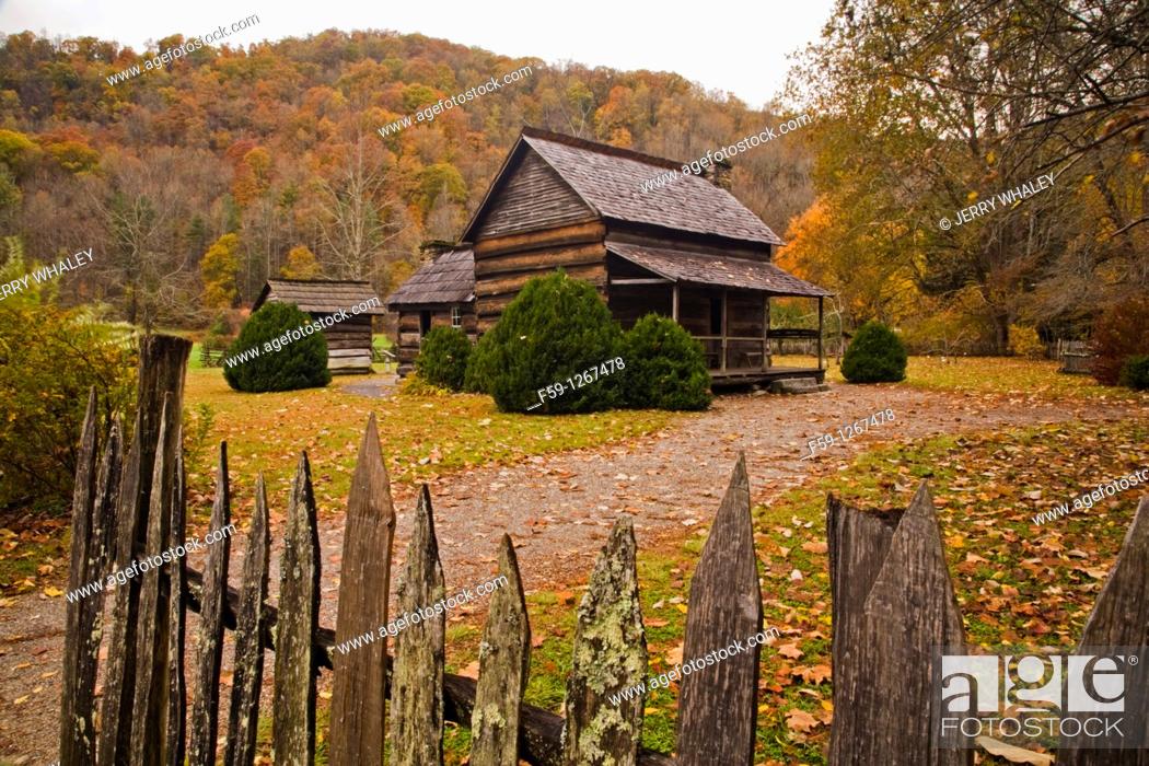 Stock Photo: Picket Fence & Cabin, Oconaluftee Pioneer Homestead, Great Smoky Mtns National Park, NC.