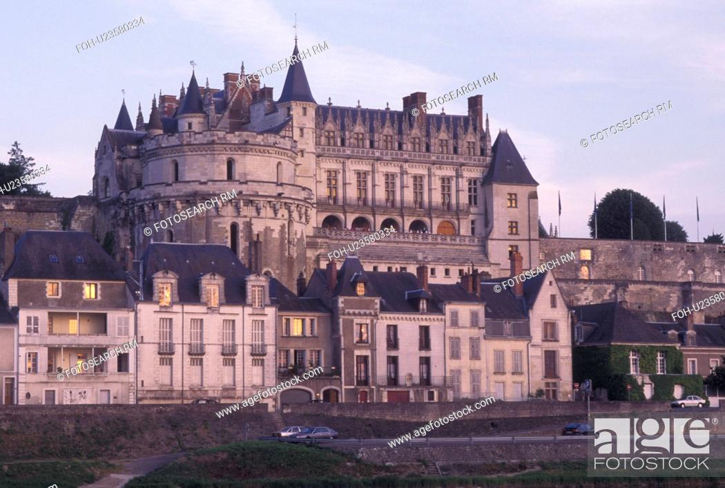 Stock Photo: castle, France, Loire Valley, Amboise, Europe, Loire Castle Region, Indre-et-Loire, 15th century Chateau Amboise along the Loire River in the city of Amboise.