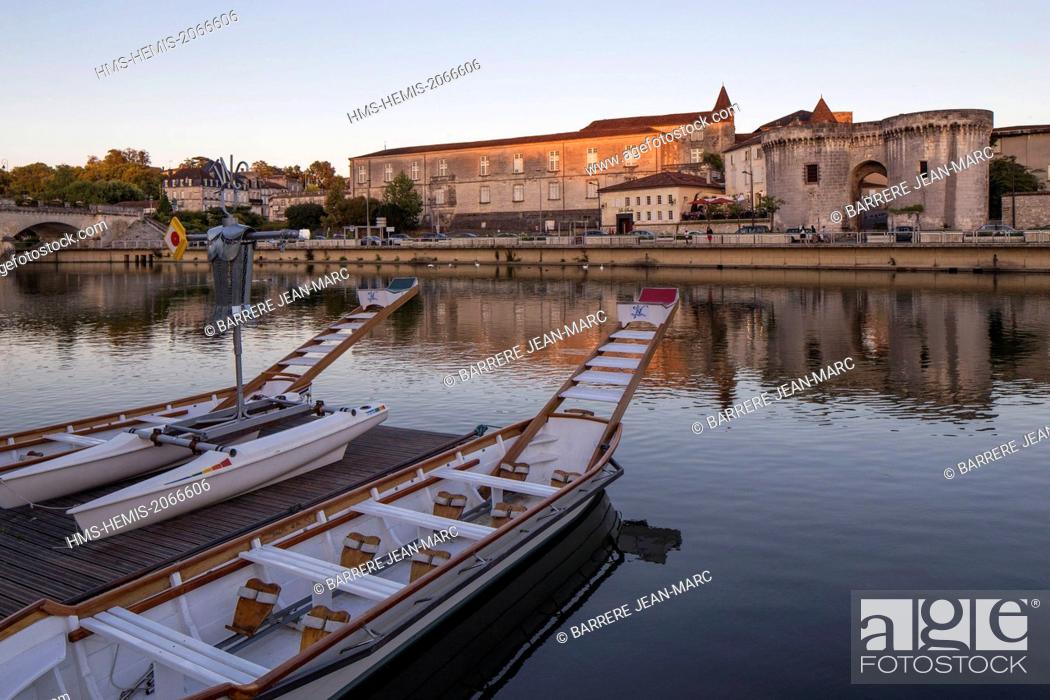 Stock Photo: France, Charente, Cognac, the banks of the Charente and Saint-Jacques Gate.