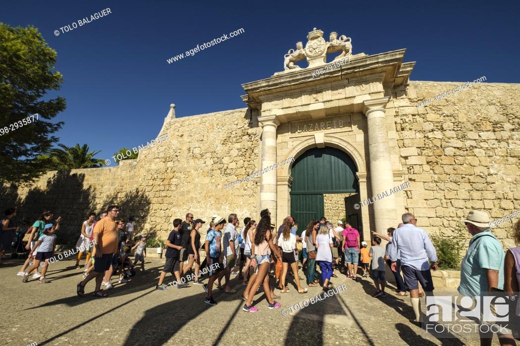 Stock Photo: Puerta de los Leones, Entrada Principal de la isla del Lazareto, old military hospital, Illa del Llatzeret, interior del puerto de Mahón, Minorca.