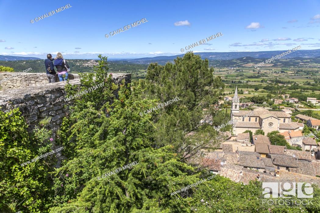 Stock Photo: France, Vaucluse, regional natural reserve of Luberon, Bonnieux, panoramic view since the belvedere Lou Badareù.