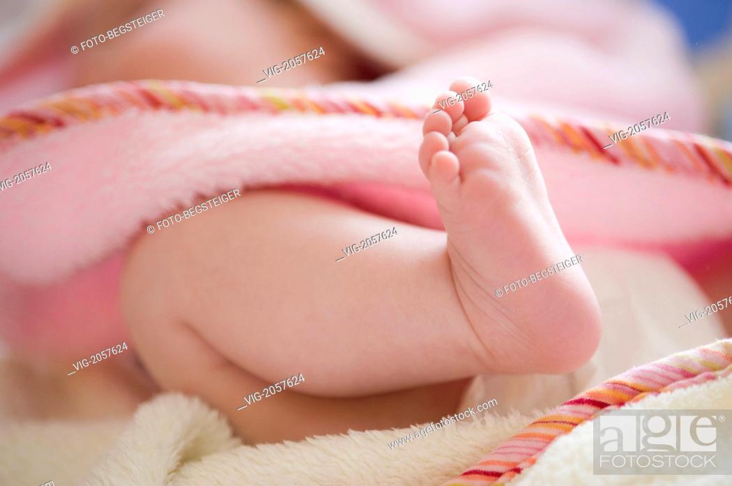 Stock Photo: baby feet - 30/03/2010.