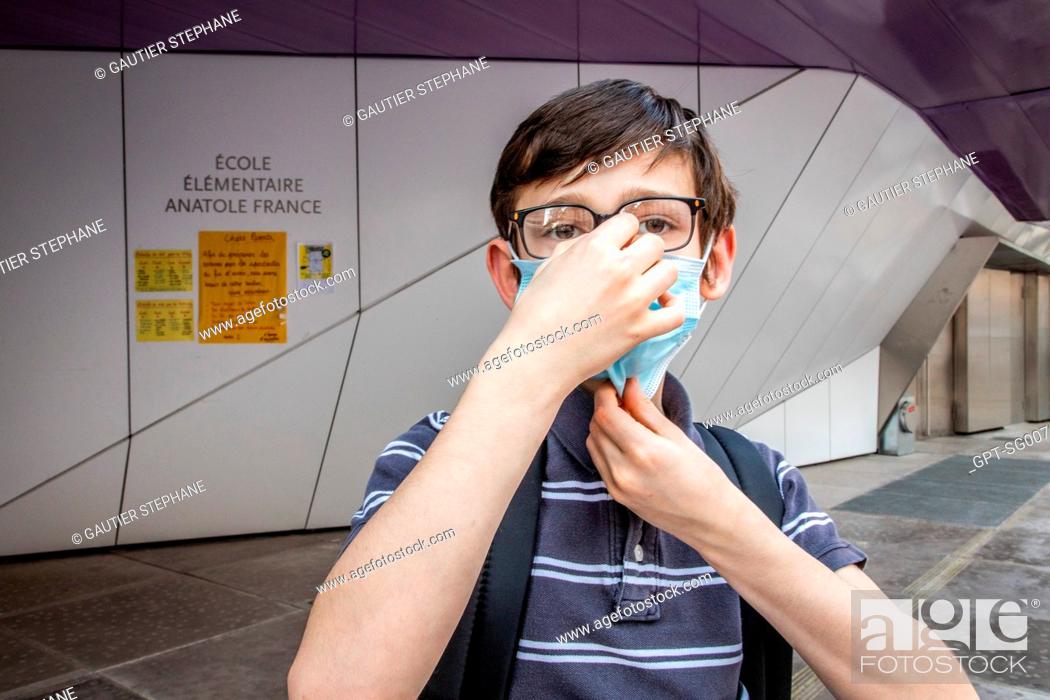Stock Photo: ILLUSTRATION GOING BACK TO SCHOOL, SCHOOLS REOPENING FOLLOWING THE CONFINEMENT DURING THE COVID 19 PANDEMIC, CHARENTON LE PONT, ILE DE FRANCE, FRANCE, EUROPE.