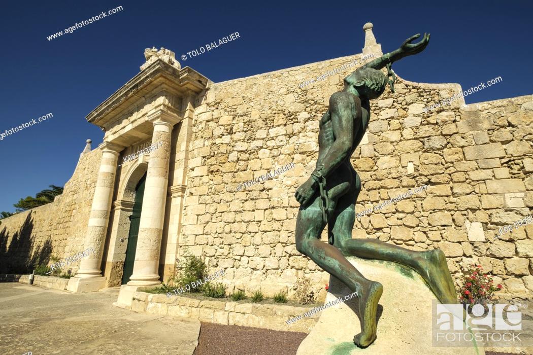 Stock Photo: Fidelius, escultura en bronce dedicada a pasteur, Koch, Finlay y ferran, obra de Manuel Ramos González, isla del Lazareto, Illa del Llatzeret.