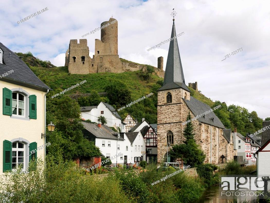 Stock Photo: Half-timbered town Monreal in the Elz valley with view to the Lion castle and church, district Mayen Koblenz, Vordereifel, Rhineland-Palatinate, Germany, Europe.