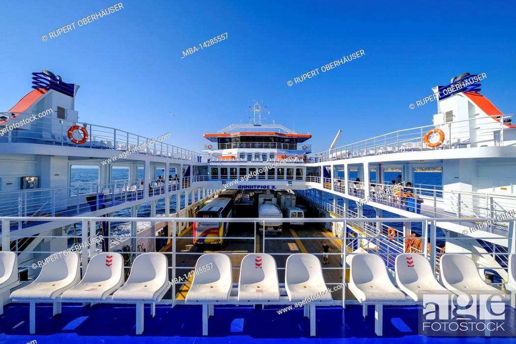 Imagen: Ferry Tassos Sea Lines, Limenas, Thassos, Greece.