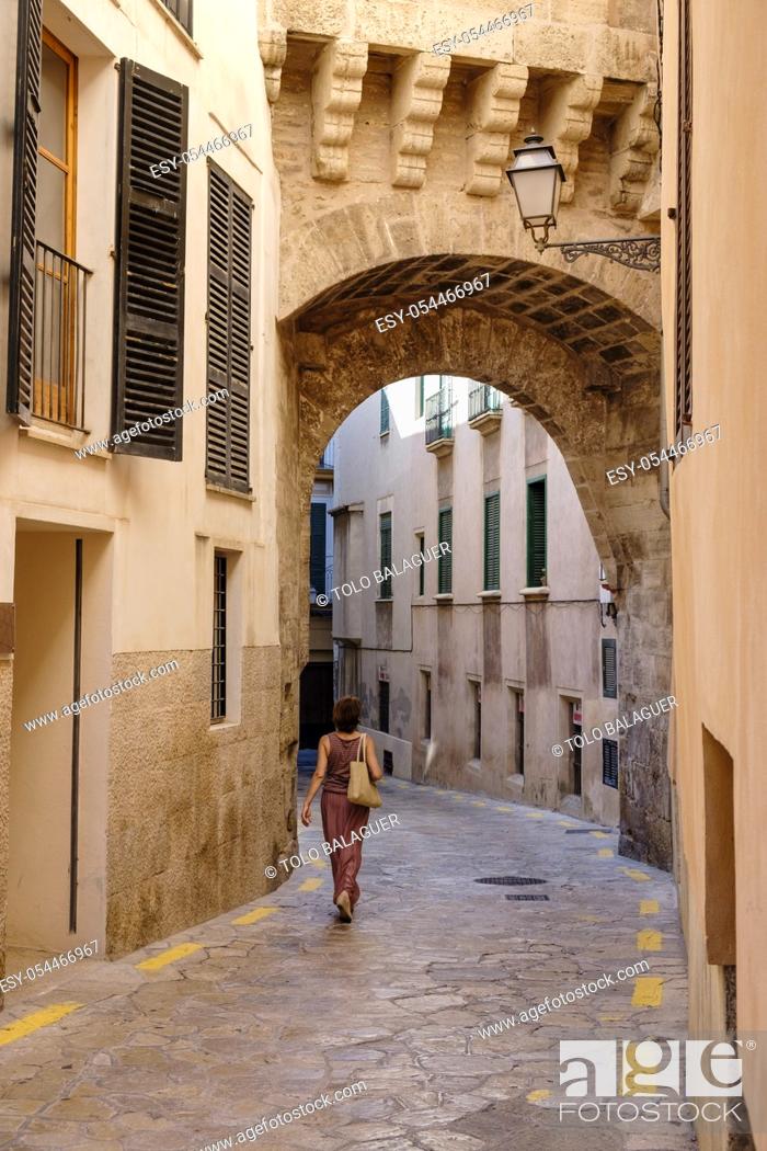 Stock Photo: Arco de la Almudaina , puerta de origen romano transformada por los musulmanes, Mallorca, balearic islands, Spain.