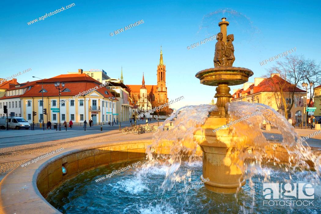 Stock Photo: Poland, Podlaskie Province, Bialystok. Fountain on Kosciuszki Square.