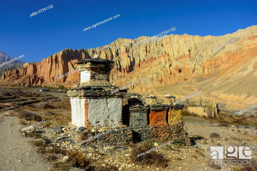 Stock Photo: Nepal, Himalaya Mountains, Mustang District, Annapurna Circuit, Upper Mustang Trek, Kali Gandaki, Valley, Stage Geling - Dhakmar, Chorten.