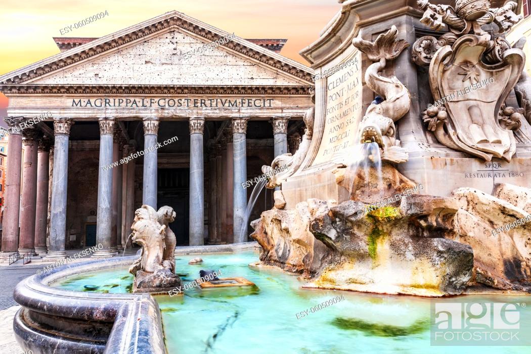 Photo de stock: The Fountain with obelisk and The Pantheon in the Rotonda Square, Rome, Italy.