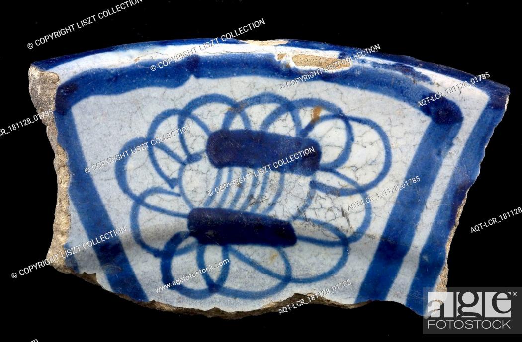 Stock Photo: Edge fragment majolica dish, blue on white, Chinese tape band in Wanli style, dish tableware holder soil find ceramics pottery glaze.