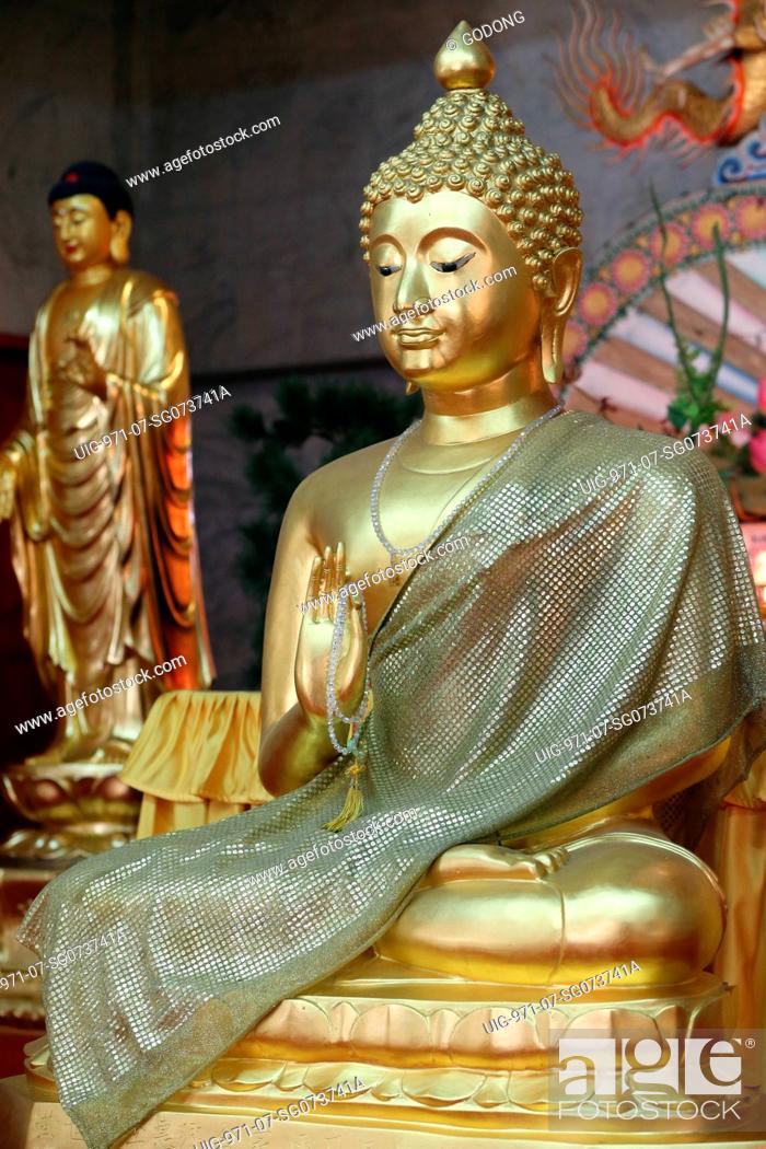 Stock Photo: Kong Meng San Phor Kark See Monastery. Dharma hall.