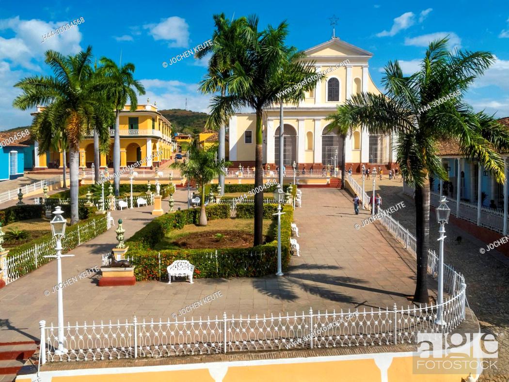 Trinidad, Cuba Plaza Mayor mit Iglesia de la Santisima Trinidad und Museo  Romantico, Stock Photo, Picture And Rights Managed Image. Pic. H44-30004568  | agefotostock