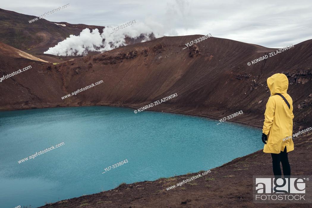 Photo de stock: Lake inside Viti - Hell crater of Krafla caldera in Iceland.