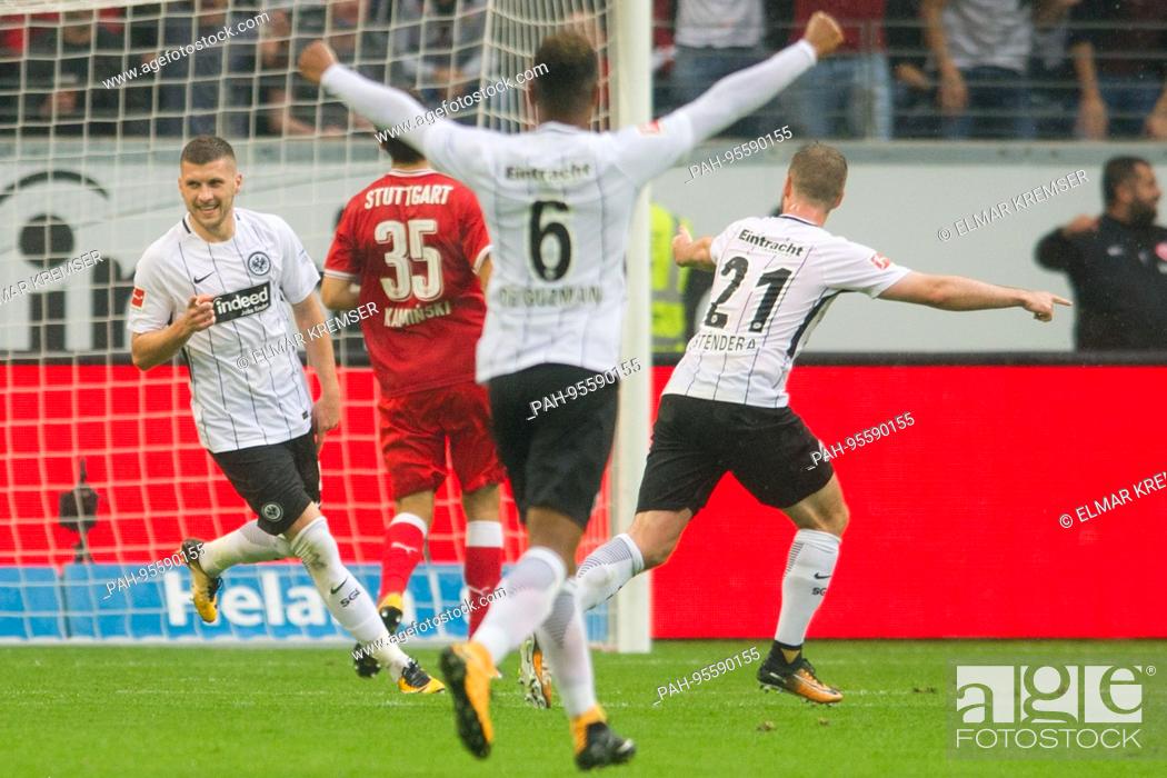 Imagen: Ante REBIC (li., F) freut sich ueber sein goal zum 1:0 fuer Eintracht Frankfurt, jubilation, jubeln, jubelnd, Freude, cheers, celebrate, goaljubel, Fussball 1.