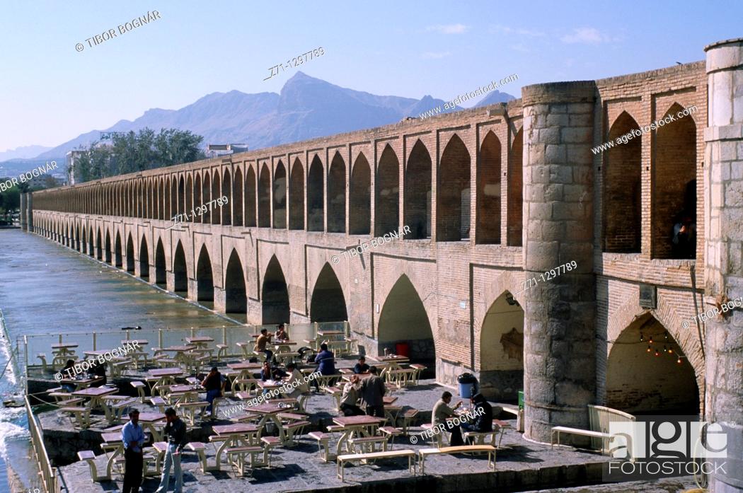 Stock Photo: Iran, Esfahan, Isfahan, Bridge of 33 Arches,.