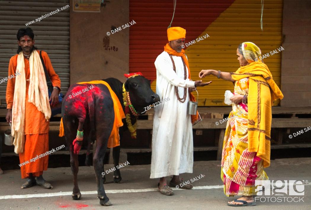 Stock Photo: Hindu pilgrims in Pushkar Camel Fair.