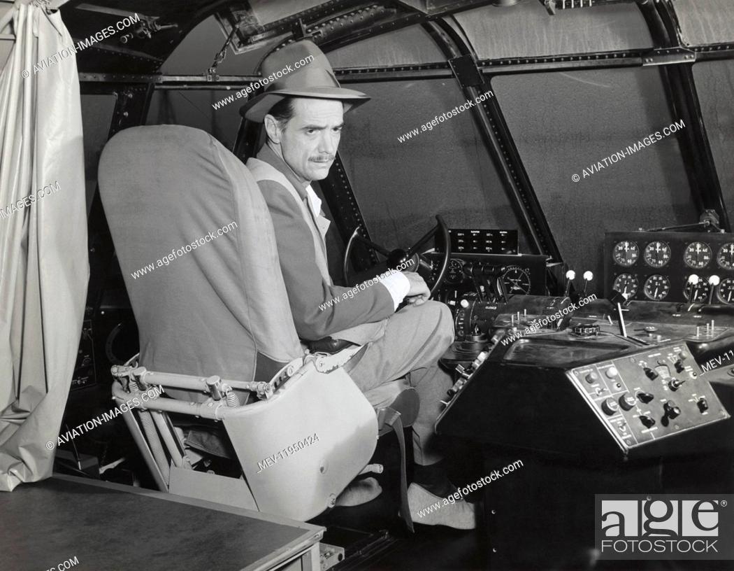 Aviator Howard Hughes in Cockpit 8x10 Photo K-305 