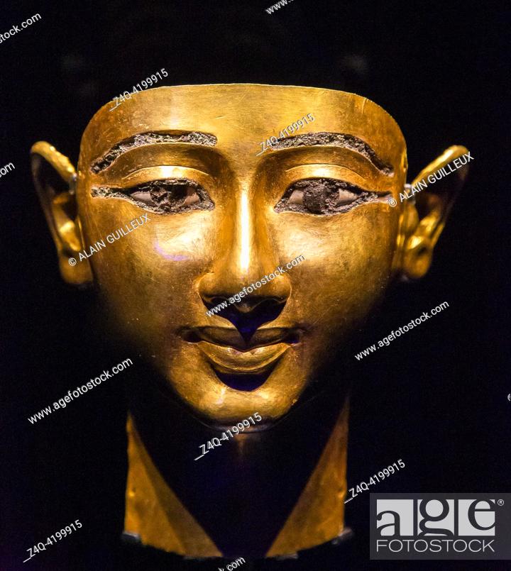 Imagen: Egypt, Cairo, Egyptian Museum, burial of Wendjebauendjed, Tanis : Gold mask covering the upper part of the coffin.