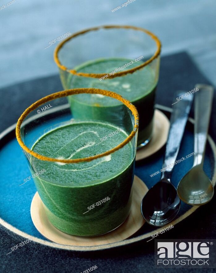Stock Photo: Spinach, lamb's lettuce and curry velouté.