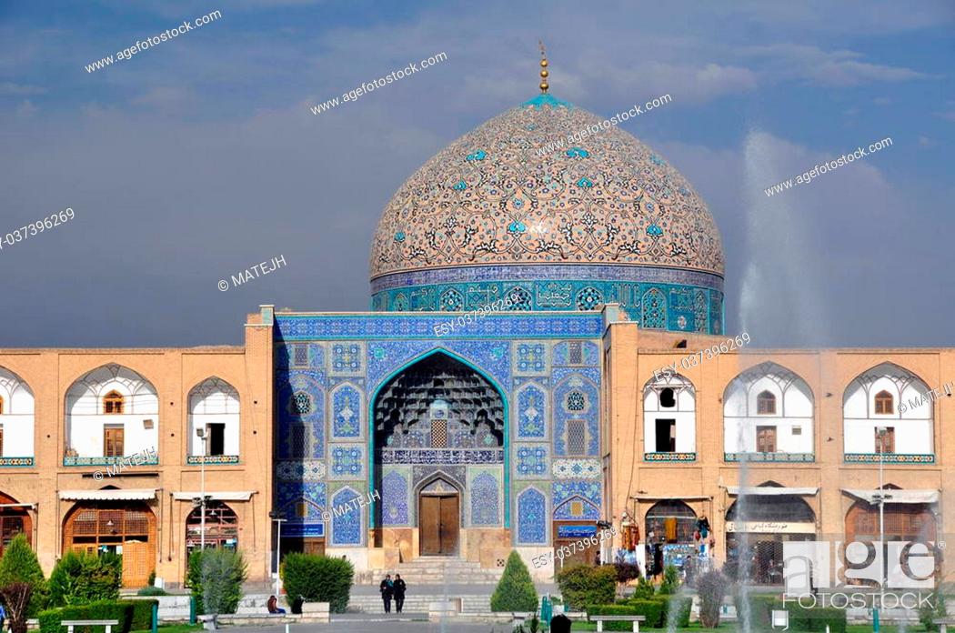 Stock Photo: Sheikh Lotf Allah Mosque at Naqsh-e Jahan Square in Isfahan, Iran.