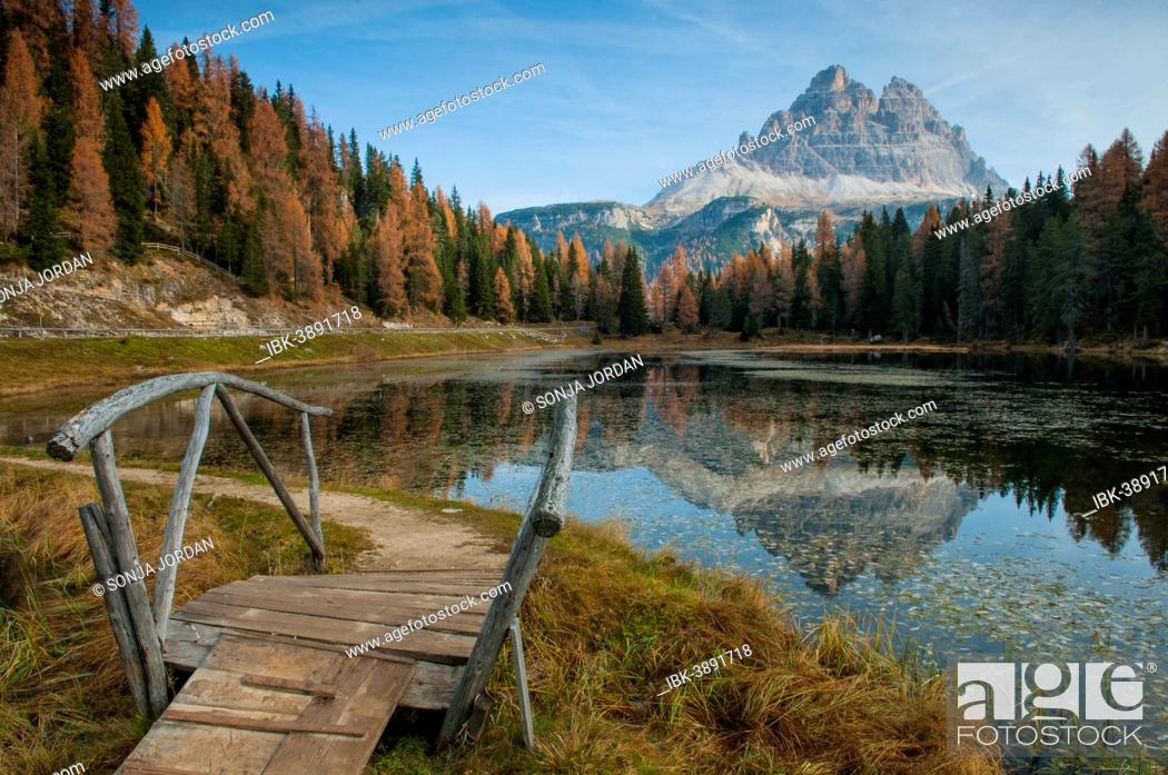Stock Photo: Lago d'Antorno in autumn, Drei Zinnen Nature Park, Dolomites, South Tyrol, Italy.