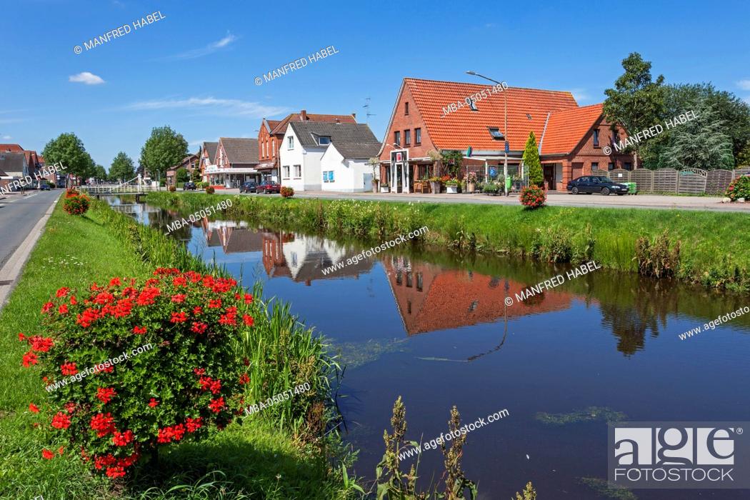 Stock Photo: Westrhauderfehnkanal (canal), Rhauderfehn, Overledingerland, Eastern Frisia, Lower Saxony, Germany.