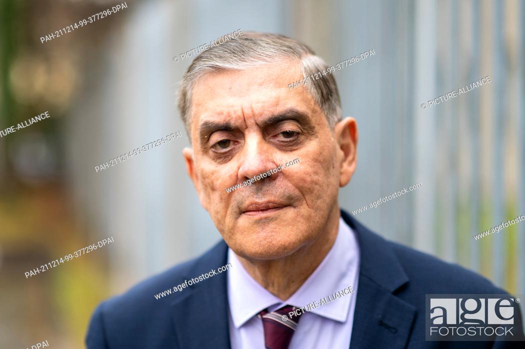 Stock Photo: 14 December 2021, Bavaria, Munich: Romani Rose, chairman of the Central Council of German Sinti and Roma, photographed at a press conference of the Bavarian.