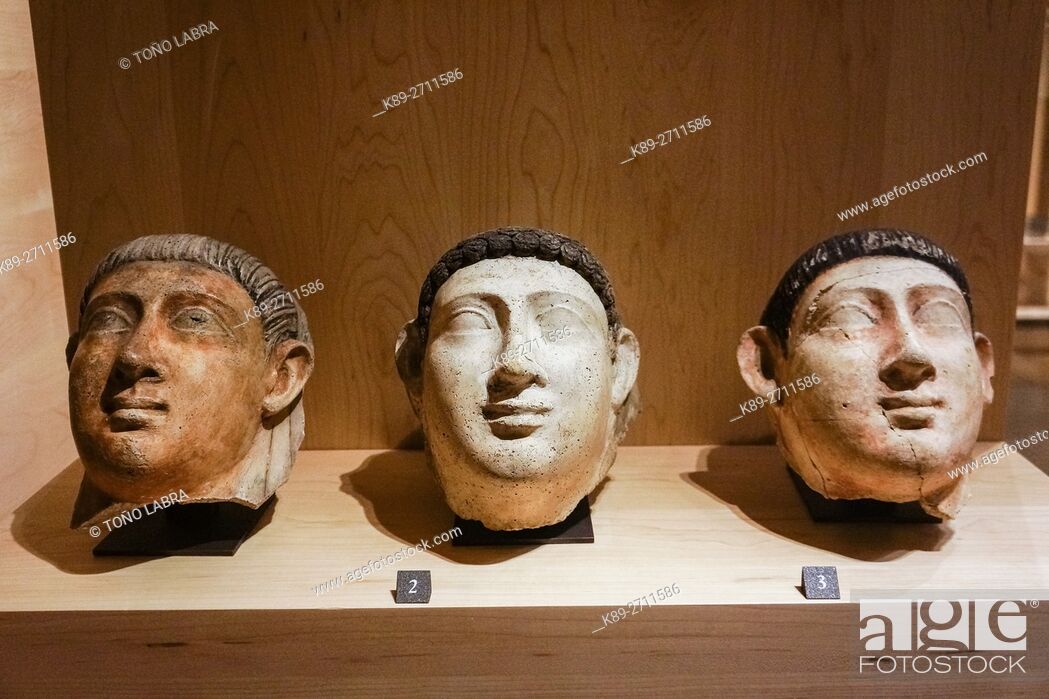 Photo de stock: Sarcophagus top. Egyptian Ptolemaic collection. Louvre Museum. Paris. France.