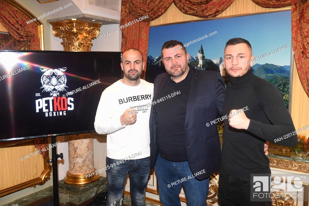 Stock Photo: 25 January 2022, Bavaria, Munich: Professional boxer Shefat Isufi, (l-r) Alexander Petkovic, promoter Petkos Boxing and up-and-coming professional Edin Avdic.