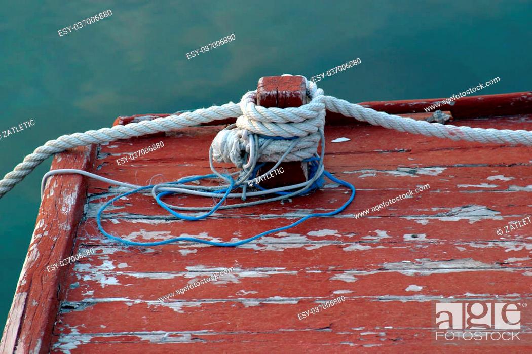 Stock Photo: Rope of boat knotting.