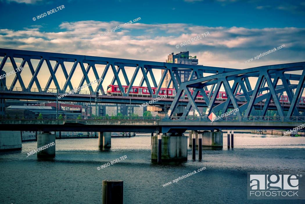 Stock Photo: Germany, Hamburg, harbour city, Hammerbrook, dyke, flood protection, wholesale market, Billhafen, bridge, S-Bahn.