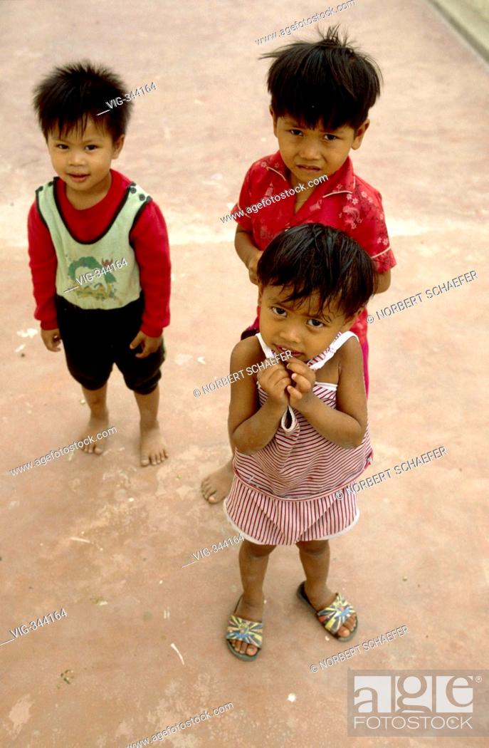 Stock Photo: Thai children. - THAILAND, 04/01/2007.