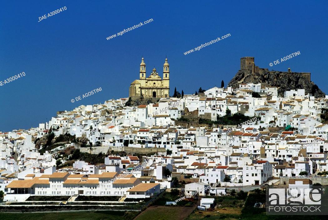 Stock Photo: View of Olvera with the Cathedral and the Castle, Pueblos Blancos (White Towns), Andalusia, Spain.