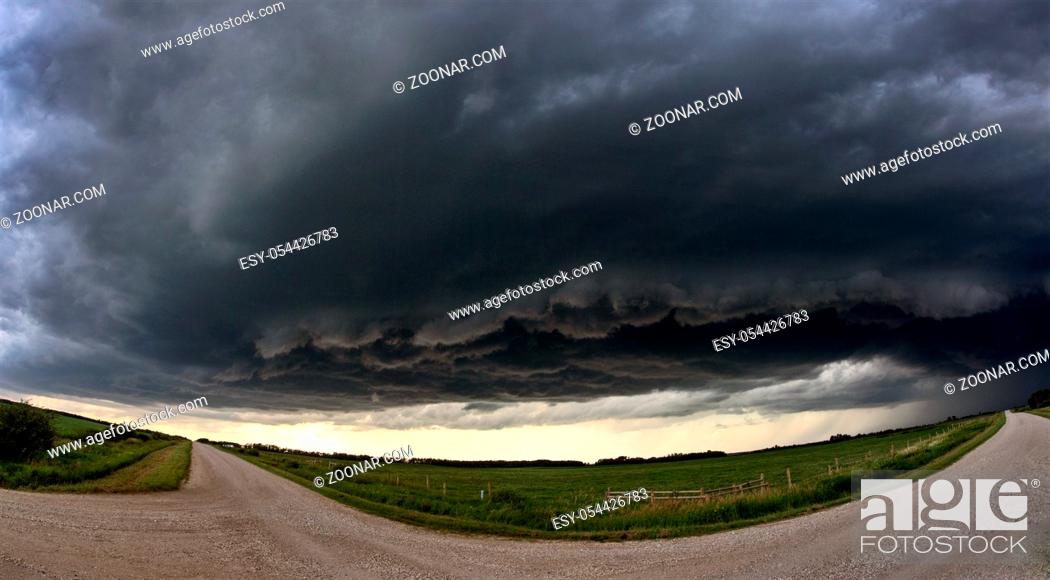 Imagen: Prairie Storm Clouds Canada summer danger rural.