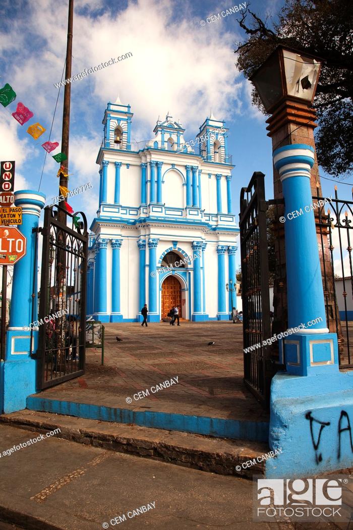 View to the Church of Santa Lucia in the city center, San Cristobal de las  Casas, Chiapas State, Foto de Stock, Imagen Derechos Protegidos Pic.  ZS3-2862725 | agefotostock