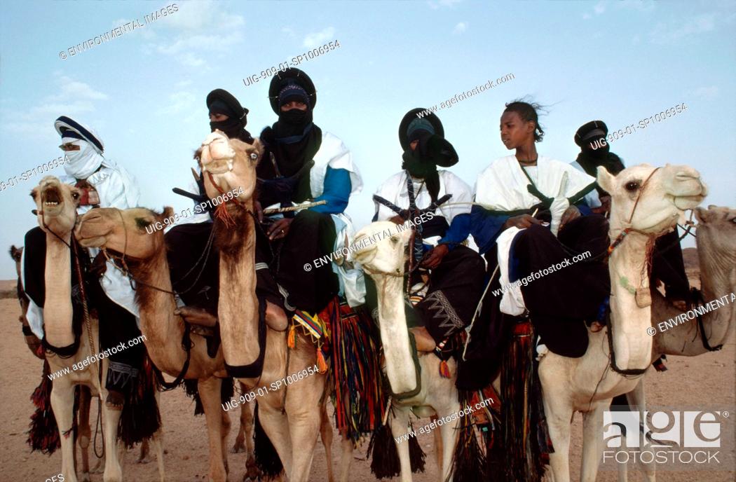 Stock Photo: TUAREG NOMADS, NIGER West Africa. This nomadic tribe still make a living as traders. .