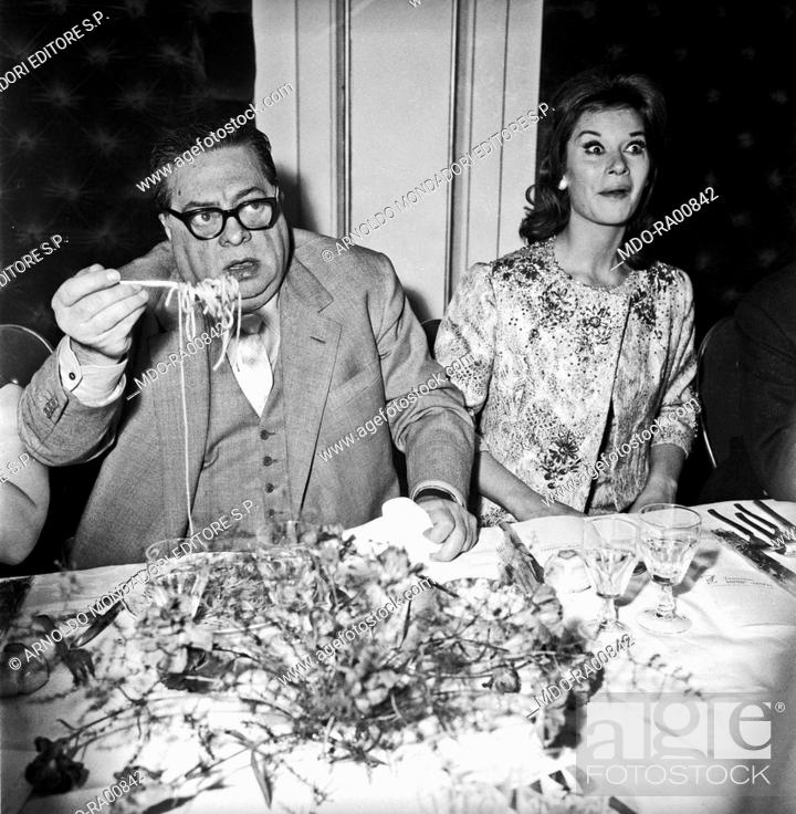 Transportere ønskelig Serena Italian actor Aldo Fabrizi eating spaghetti in a restaurant. Rome, 1960,  Stock Photo, Picture And Rights Managed Image. Pic. MDO-RA00842 |  agefotostock