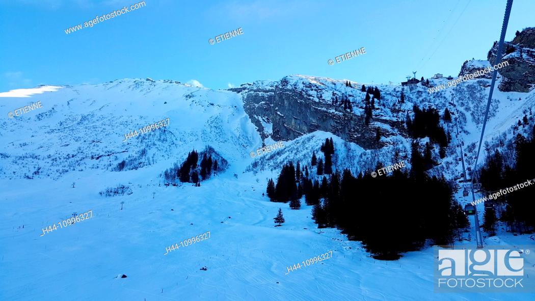 Stock Photo: Skiing area of Engelberg.