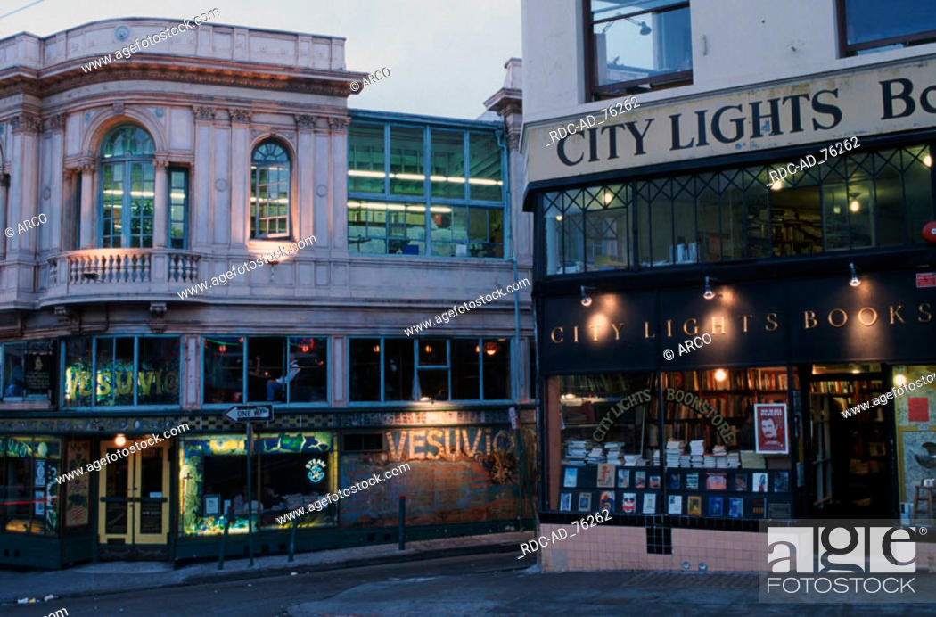 Skifte tøj At håndtere femte Cafe Vesuvio and City Lights Bookstore at night San Francisco California  USA, Stock Photo, Picture And Rights Managed Image. Pic. RDC-AD_76262 |  agefotostock