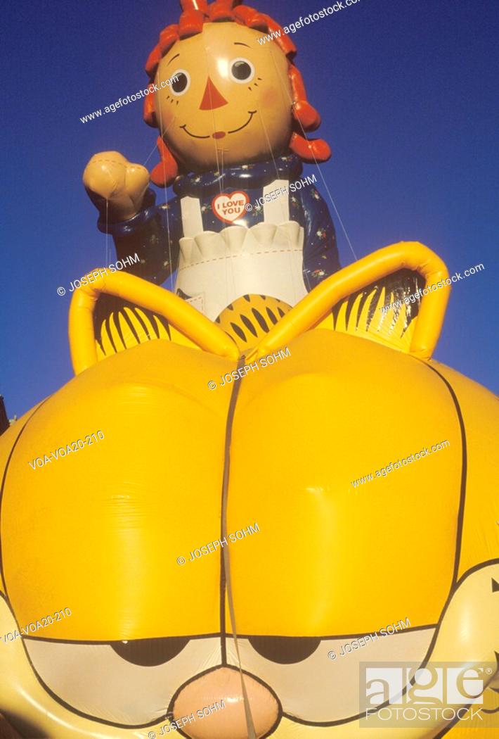 Ijzig Menda City Aktentas Raggedy Ann and Garfield Balloon in Macy's Thanksgiving Day Parade, New  York City, New York, Stock Photo, Picture And Rights Managed Image. Pic.  VOA-VOA20-210 | agefotostock