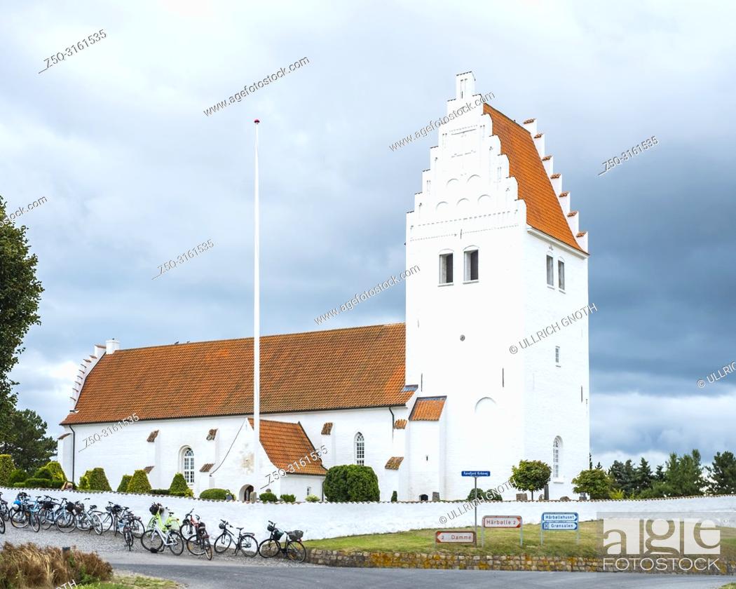 Stock Photo: Exterior view of Fanefjord Church, Moen Island, Denmark, Scandinavia, Europe. Aussenansicht der Fanefjordkirche, Insel Mön, Dänemark, Skandinavien, Europa.