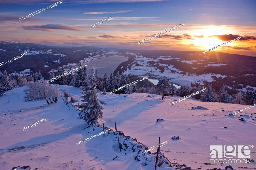 Stock Photo: Mountain, mountains, snow, lake, winter, snow, canton, Vaud, Waadt, Switzerland, Europe, Western Switzerland, Jura, Jura park, Dent de Vaulion, Lac de Joux.