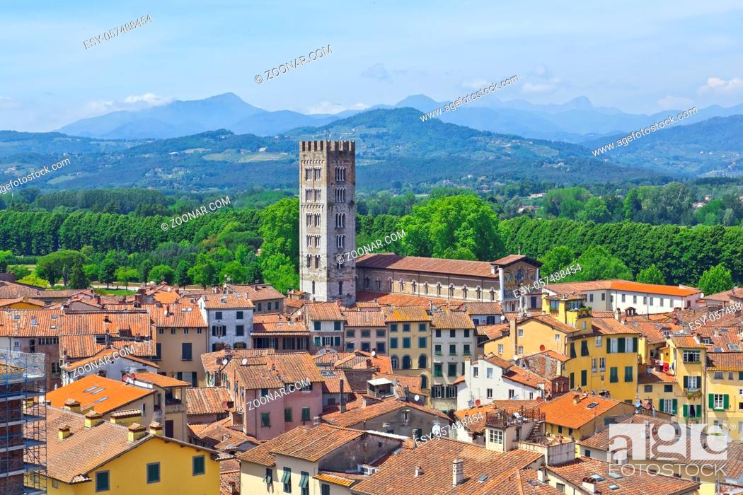 Stock Photo: Toskana-Panorama von Lucca, gesehen vom Torre Guinigi.