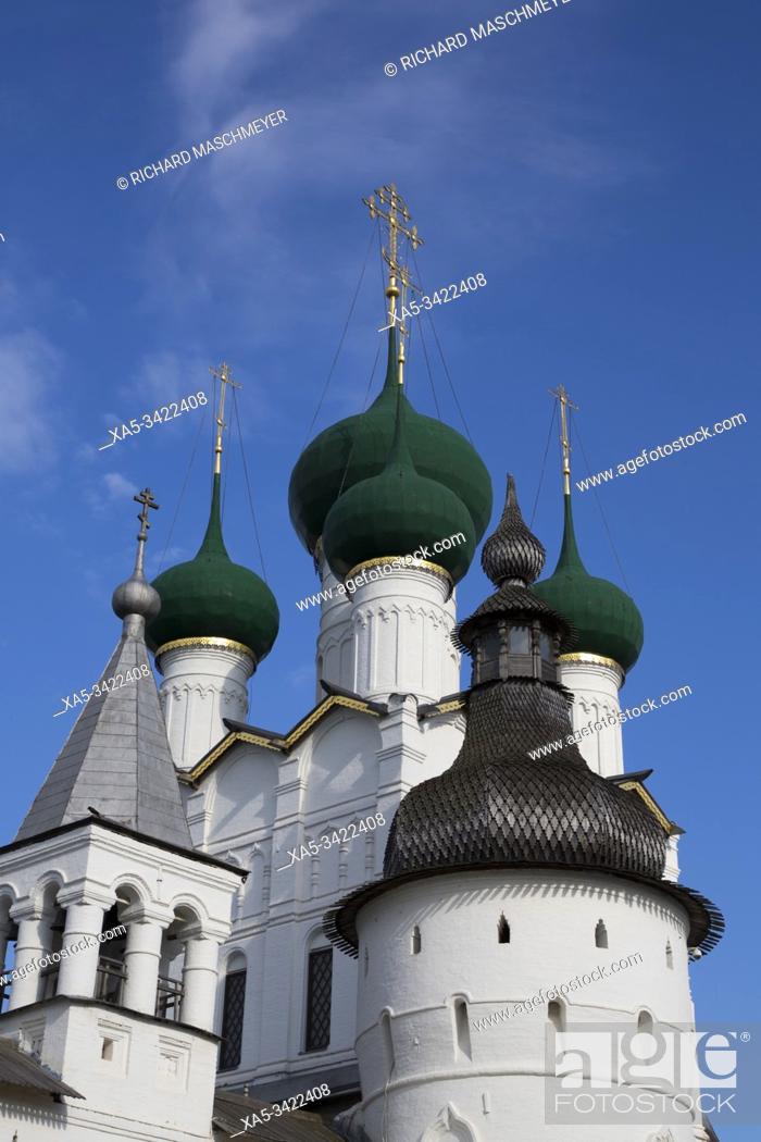 Photo de stock: Gate Church of St John and Tower, Kremlin, Rostov Veliky, Golden Ring, Yaroslavl Oblast, Russia.